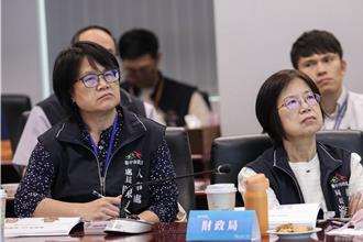 提升治理能量   台中首創「AI首長班」 盧秀燕帶頭學習