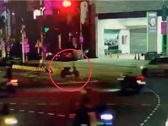 鬼月幽靈機車上路 民眾驚「啊人勒？」 真相曝光