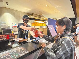 台南 循环乾一杯 环保看电影抽iPhone