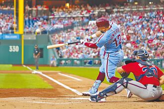 MLB》單場4響炮、9打點 席瓦伯創新猷