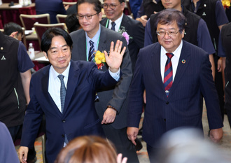 邱泰源最后上班日！同框赖清德「全场仅握手微笑」互动冷