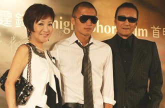 謝霆鋒45歲生日！88歲謝賢「罕同框前妻」曝一家3口互動