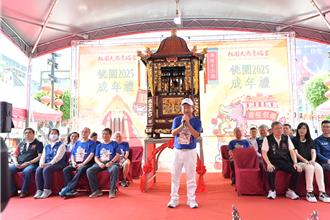 桃園大廟景福宮成年禮 300學子歡喜轉大人