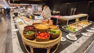 吸錢潮 高端自助餐開進高雄