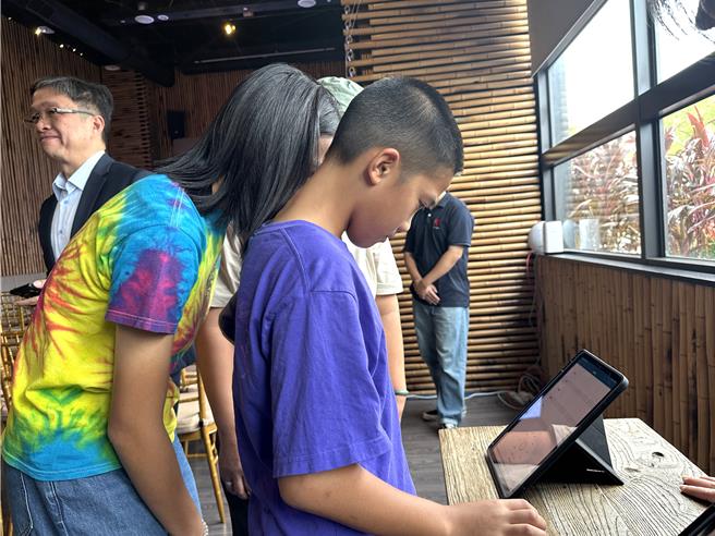 「台东亲师生APP」今上线，盼打造亲师生友善沟通平台。（蔡旻妤摄）