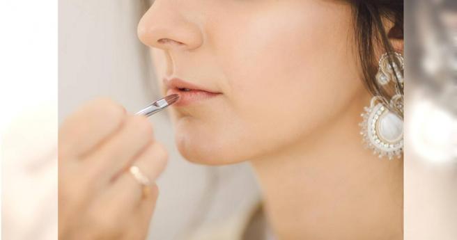 一名女网友表示，跟朋友聚会时不化妆、不拍合照，才是她目前最舒服的社交状态。（示意图／Pixabay）