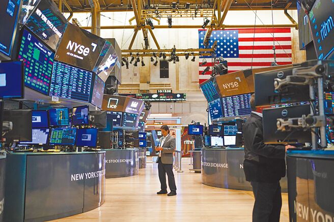 美国科技股跳水，费半指数重摔，9月美股紧盯两动向。图／美联社