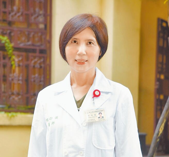 台大醫院家庭醫學部主任程劭儀表示，流感與一般感冒不同，不僅來得突然，症狀也更嚴重，提醒全民每年應定期接種一劑流感疫苗。（程劭儀提供／鄭郁蓁台北傳真）