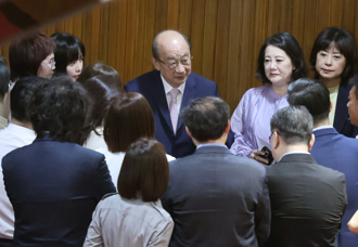 柯建銘穩了？ 謝寒冰爆：他不是吃素的 知道很多人秘密