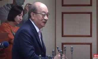 柯建銘赴國民黨團遞橄欖枝：預算案不違憲都可談