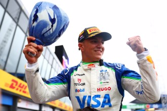 F1》史上第五年轻登上颁奖台 哈贾尔荷兰站勇夺第三名