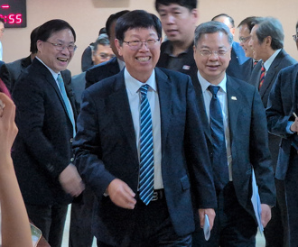 经长龚明鑫请益7大工商团体！电电公会建议：以政策促使企业用国产零件