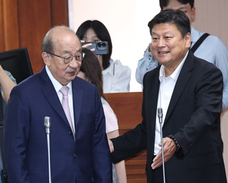 當面笑喊大罷免大失敗   徐巧芯曝柯建銘反應：他好Nice