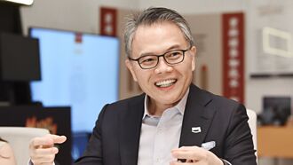 AWS台灣暨香港總經理王定愷專訪》無法複製亞洲製造模式 美國再工業化一定要自動化