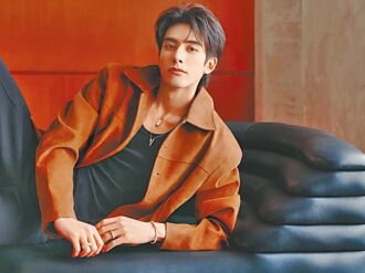 宋威龍戴MIKIMOTO 帥氣優雅