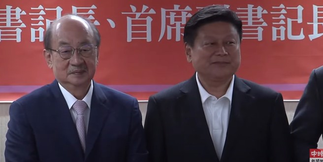 民進黨團總召柯建銘現身國民黨團新會期幹部就職典禮。（取自直播）