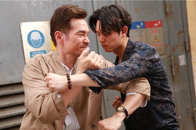 陈豪挑战大量动作戏，体力丝毫不输小鲜肉。（年代提供）