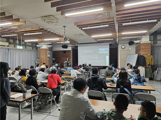 林保署南投分署9／20在合欢山庄举行「负责任登山」、「山径上的田野志」讲座，当天採自由入座。（林保署南投分署提供／杨静茹南投传真）