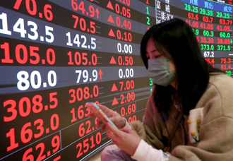 台股反弹涨200点 台积电回神喷10元 金居出关飙5％