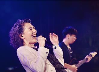 賴佩霞斜槓多重身分　無預警再爆「驚人之舉」