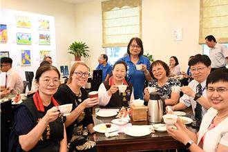 不只喝咖啡！花蓮畢士大咖啡廳試營運 每個餐點都充滿「愛」