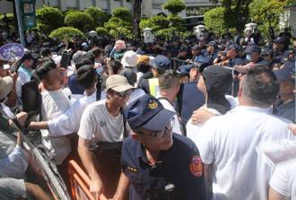 綠議員轟護航白營走讀 北市府嗆：綠委也鼓勵青鳥衝立院