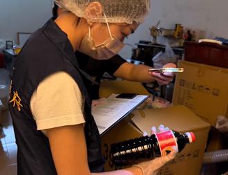 高雄鼓山餐飲店遭爆醬油有蛆 衛生局稽查揪多項缺失