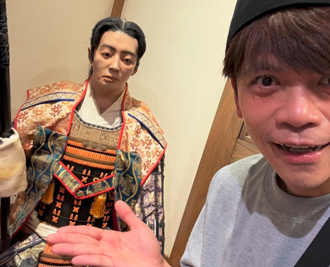 蔡阿嘎游日遇「小仓城赖清德」 网笑：打32场败仗的武士