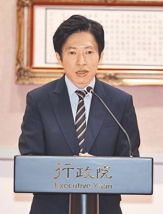 行政院秘书长 张惇涵自许控球后卫 加强沟通