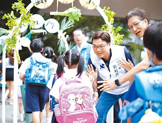 開學日 劉和然把關午餐食安