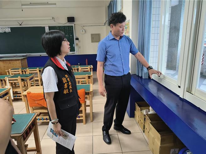 花莲县明廉国小新大楼启用迄今逾20年，原有铝窗陆续出现松动、渗水及隔音不良等状况，经县府斥资356万余元协助汰换整栋15间教室共60樘窗户后，将大幅提升师生教学品质。（花莲县政府提供／罗亦晽花莲传真）