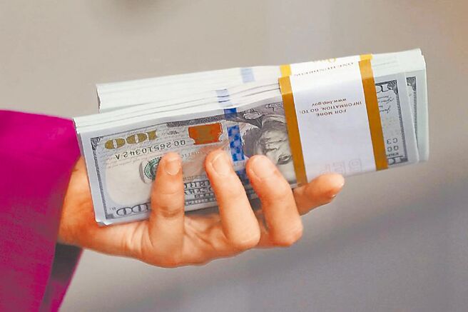 根据EPFR统计自至8月27日止近一周，资金轮动改由美国股票基金净流入84.69亿美元居冠。图／美联社