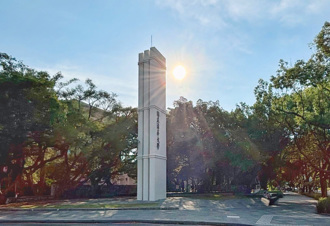 清大游泳池驚傳溺水！畢業男校友昏迷飄池裡  ICU與死神搶命