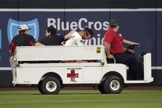 MLB》倒楣！蛇軍外野手閃躲隊友而受傷 剩餘球季報銷