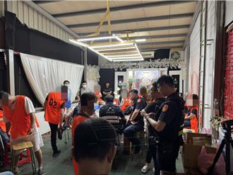 職業賭場藏身大樓！桃園霹靂小組攻堅 83歲老婦也參賭遭逮