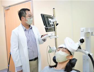 中風後肢體無力、說話含糊 醫推磁刺激療法 助患者重拾生活自理力