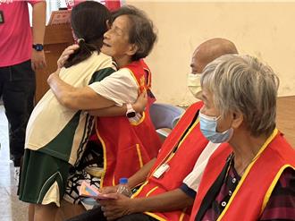 華山基金會募中秋禮卡關 屏科實中師生暖心認購200份