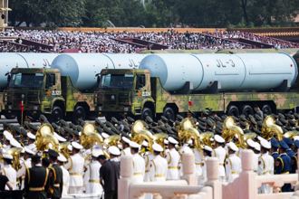 陸93閱兵首度亮相「巨浪-3」潛射核彈 射程涵蓋美國本土