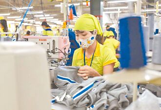 成衣廠樂觀下半年營運