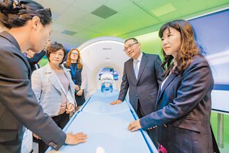 侯取經荷蘭 打造銀新未來城