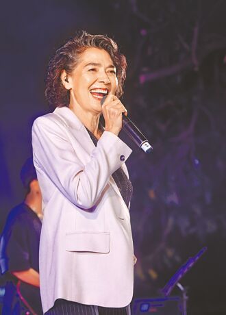 賴佩霞重燃歌手魂 11月首度辦個唱