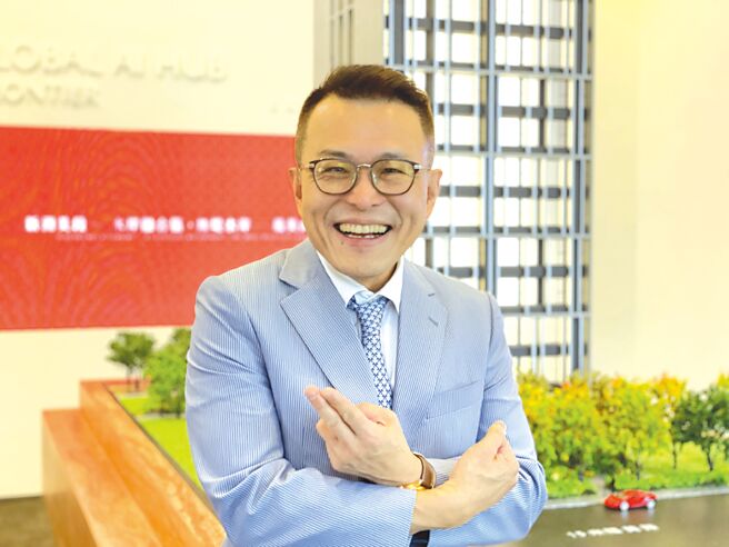 佳元建设董事长蔡锡全2日表示，行政院院长卓荣泰上周公开喊话「金融水龙头要开大一点」，希望银行可以适度松开首购、首换族的房贷，对于房市后市，他乐观审慎，最快年底可望看到一波「小阳春」。图／蔡惠芳