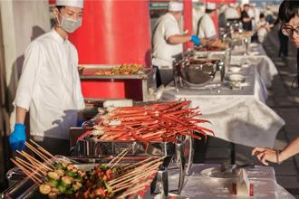 圆山星空BBQ开烤！松叶蟹、和牛汉堡、觅到调酒无限享！