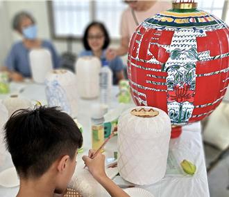 金門百大文化基地傳承技藝 走讀古崗「新郎燈」穿梭聚落故事