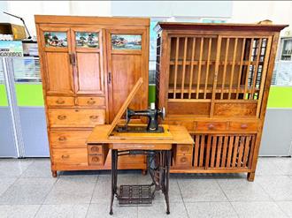 彰化埤頭二手家具拍賣會 復古菜櫥超搶手 民眾搶標喊破萬