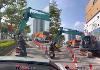 超扯！施工挖土機駕駛擋騎士 「沒車牌」算逼車？