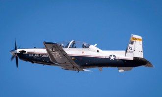 日本航自初级教练机 採用美国T-6德州人2式 