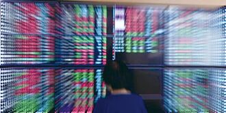 長債價崩 法人教戰債券ETF