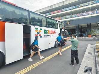 公车绕进基中 害同车者迟到