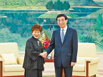 台艺人贴文无涉贬低地位 王沪寧今北京会见洪秀柱